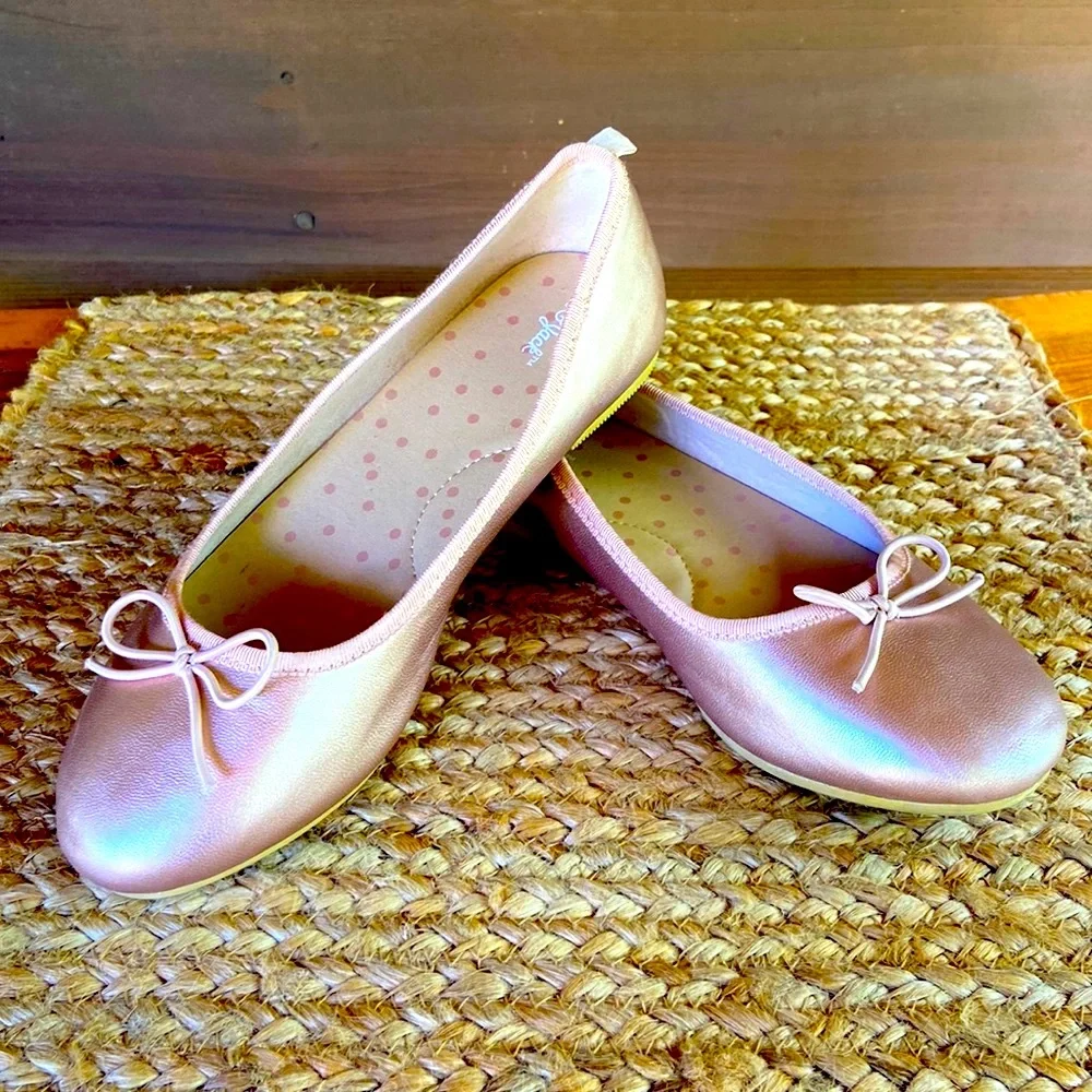 Girls Metallic Pink Ballet Flats - Like New - size 2